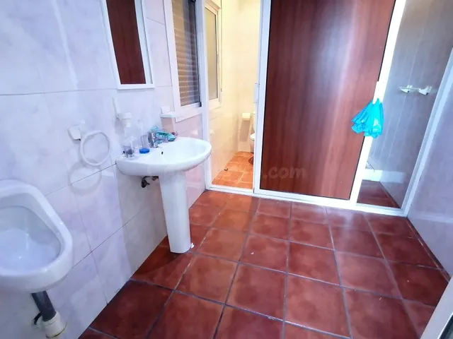 Nave 633 m2 mas 2 Patios en Polígono Las Capellanías, Cácere - foto 5