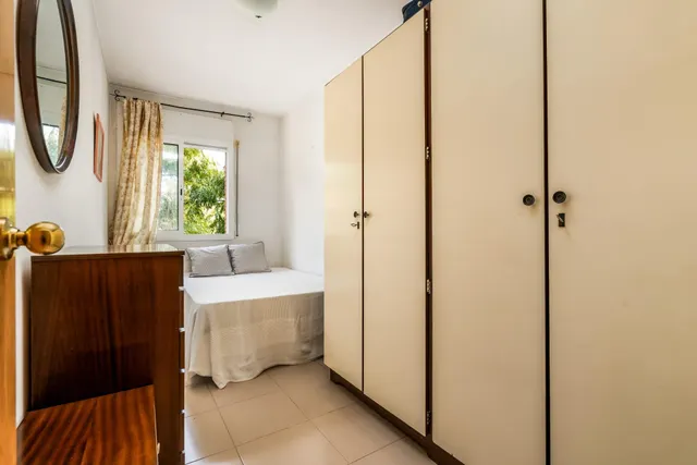 Piso 77m2., 3 Dormitorios, 2 Baños. Exterior con Patio y Ascensor. — 15