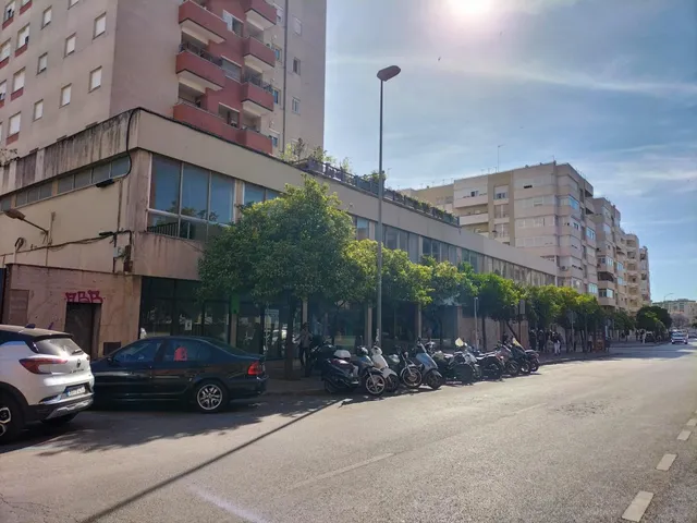 Local comercial en venta de procedencia bancaria — 2