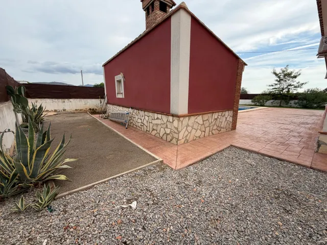 PRECIOSO CHALET EN MARINES — 36