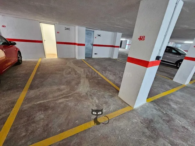 Hermosa Plaza de Garaje con Trastero en Zona Centrica!!! — 2