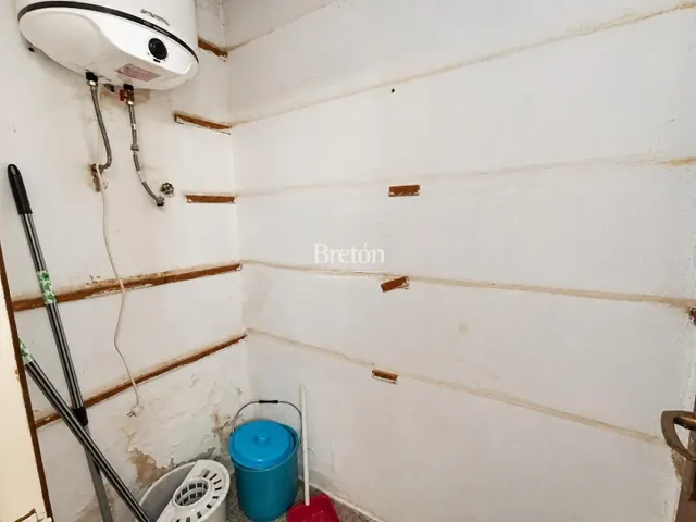 Amplia vivienda de 4 dormitorios con balcón en San Antonio María Claret — 25