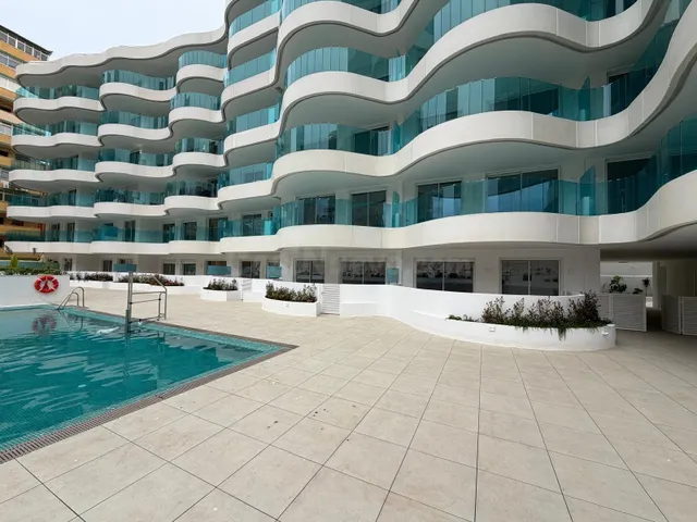 Cuenta con zonas comunes pensadas para el disfrute y la relajación: piscina para adultos, gastrojardín, un gimnasio completo y un spa con sauna. — 3