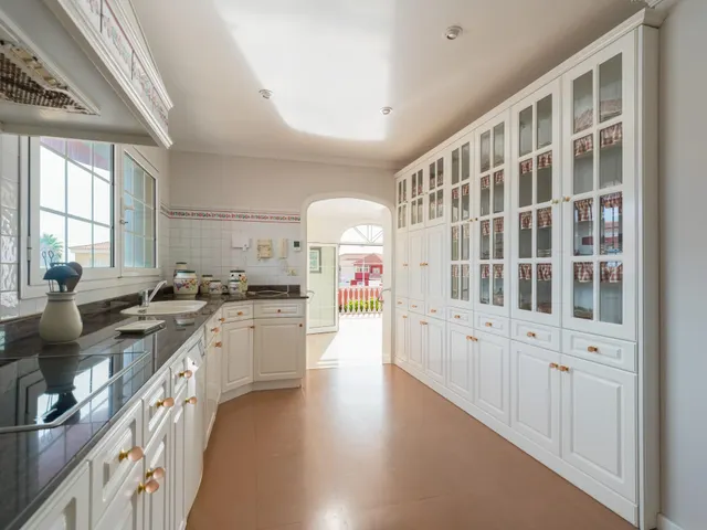 Chalet independiente con jardín y piscina privada en La Garita precio negociable — 28
