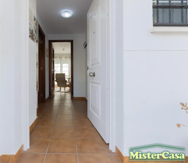 Exclusiva !!casa adosada en esquina con patio privado, piscina y aparcamiento propio en costa ballena, Rota — 11