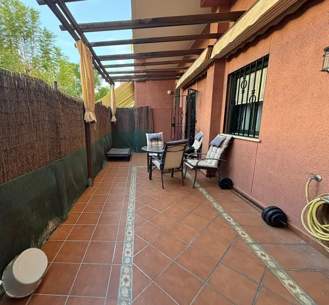 Piso junto a maría la judia, con garaje, trastero y piscina — 26