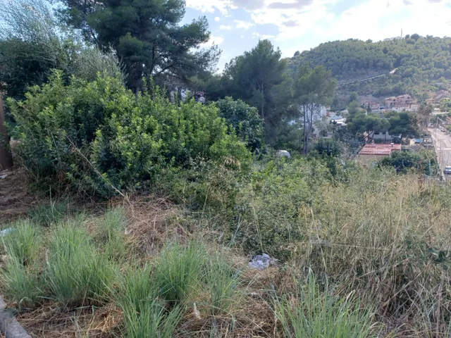 PARCELA EN VENTA DE 832 M2 EN CASTELLET I LA GORNAL URB.LOS ROSALES — 4