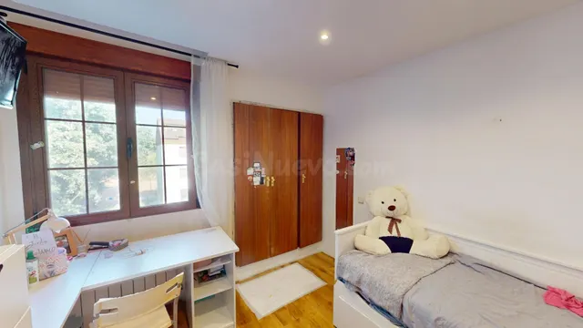 Espectacular Piso en Talamanca de Jarama con Amplia Terraza y Piscina Comunitaria — 17