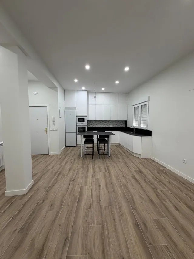Exclusivo Piso en Alquiler - Calle Italia, Valladolid — 10