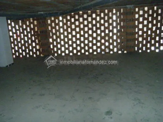 Local comercial 80m² en alquiler - COLON — 2
