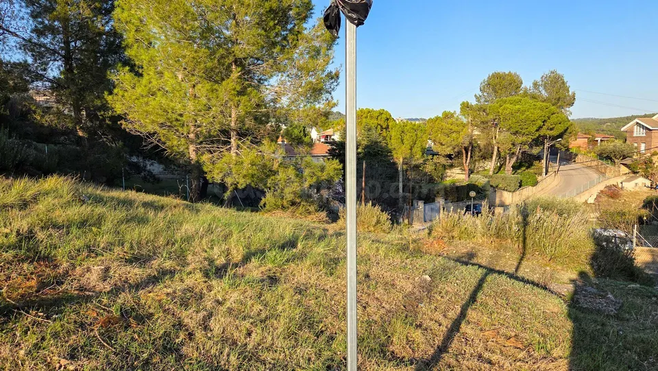 Terreno urbano esquinero en Navarcles | Orientación sureste