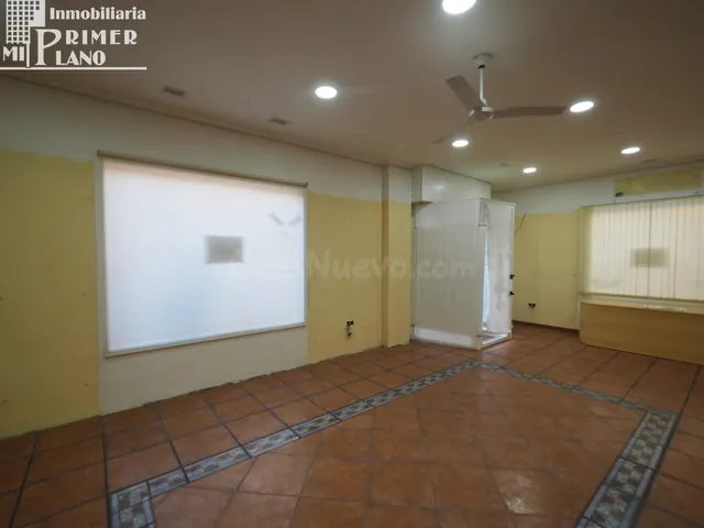 Amplio Local Comercial en Esquina – Oportunidad Única en Tom - foto 3