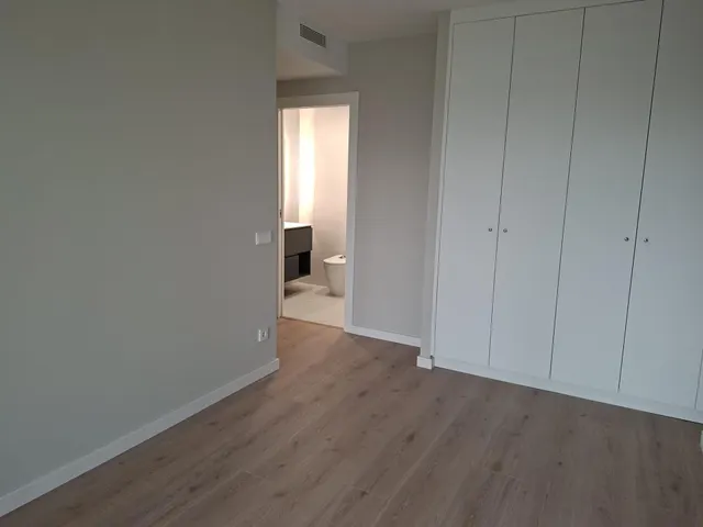 SE ALQUILA PISO DE OBRA NUEVA TODO EXTERIOR CON UNA TERRAZA DE  40 METROS EN LA ZONA DEL CANAL DE BADALONA — 18