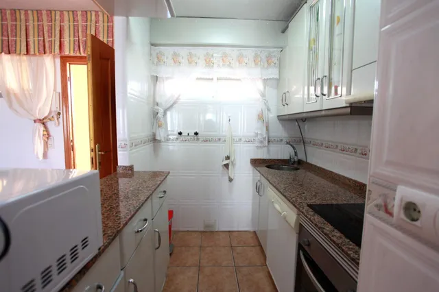 Se vende espectacular piso con dos amplias terrazas y espectaculares vistas al Mediterráneo – Torre Nuevo Portobello, Km 1,5 de La Manga — 10