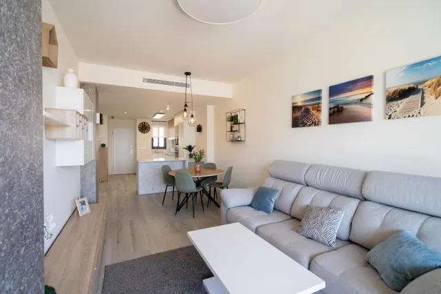 Apartamento de 2 dormitorios y 2 baños con piscina y parking en Guardamar del Segura — 16