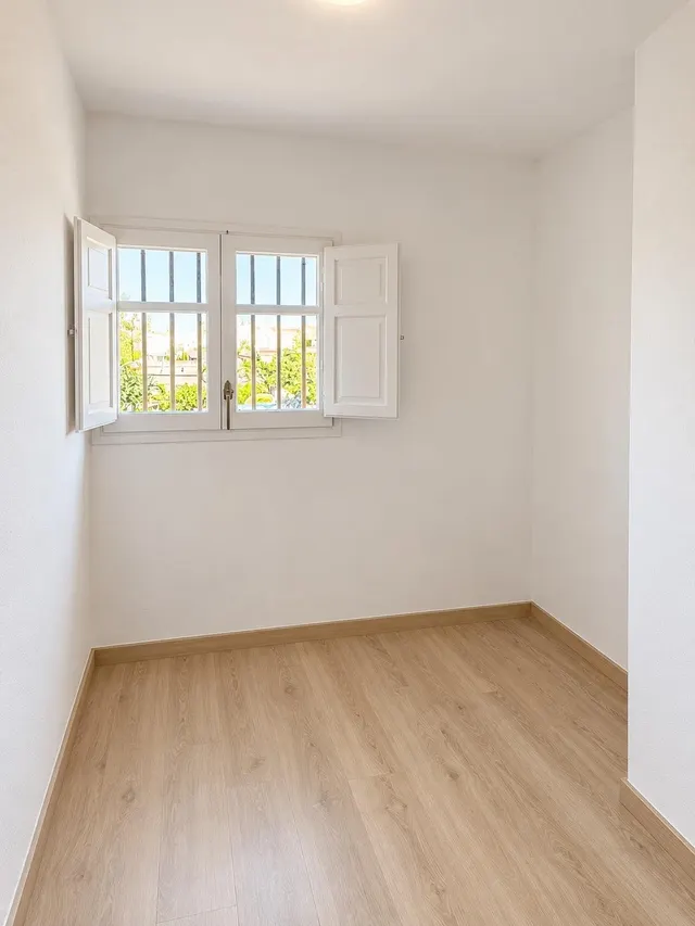 Descubre tu próximo hogar en Barcelona en calle Riera Alta - foto 2