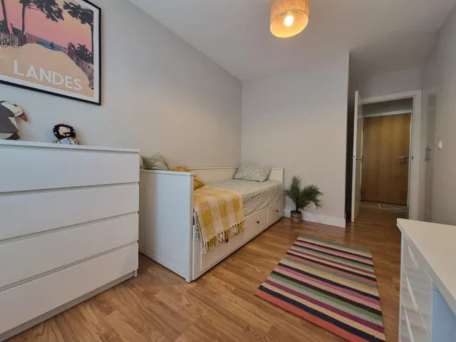 Se pone a la venta bajo con terraza y jardin  de dos habitaciones , garaje y piscina comunitaria — 17