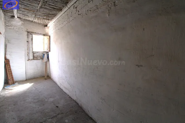 Oportunidad de inversión en Utiel: Local comercial para refo - foto 3