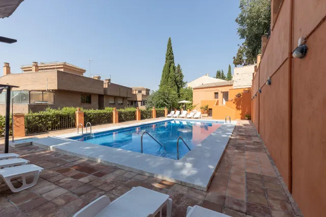 Exclusivo piso señorial con terraza en el Paseo del Salón (Cuesta de Escoriaza), con cochera y trastero. — 49
