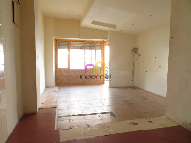 LOCAL COMERCIAL EN BADAJOZ- OPORTUNIDAD ÚNICA EN VALDEPASILL