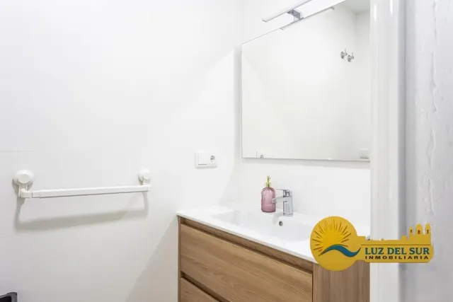 PRECIOSO APARTAMENTO A 50 METROS DE LA PLAYA — 8