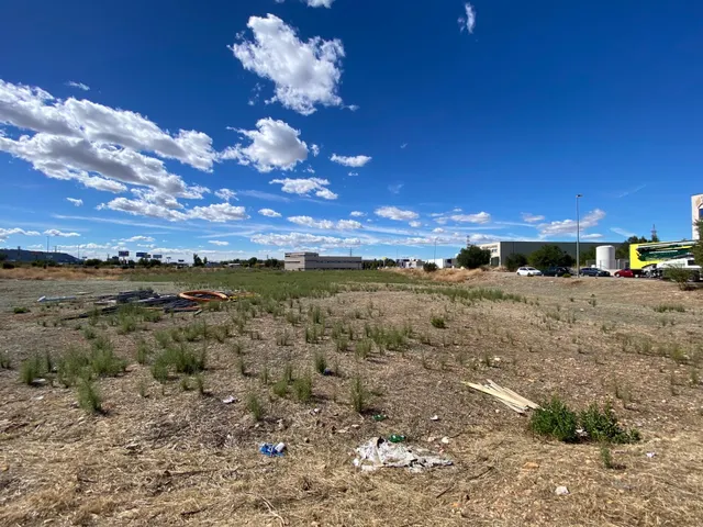 ALQUILER de Suelo Terciario-Comercial en la ZONA EL OLIVAR — 10