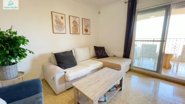 BUNGALOW CON JARDÍN, VISTAS A LA MONTAÑA Y A SOLO 7 KM DE LA