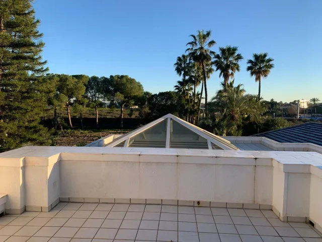 Chalet en Alquiler en Elche, zona Alzabares. — 27
