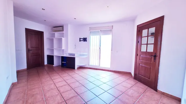 ÁTICO CON 30m2 DE TERRAZAS JUNTO A LA AVENIDA JESÚS RESCATAD - foto 4