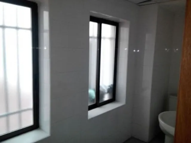 OFICINAS ACONDICIONADAS EN VENTA, ACTUALMENTE CON INQUILINO. — 13