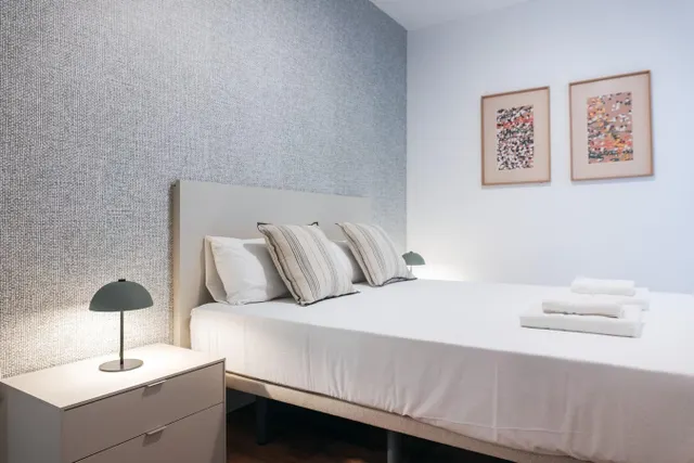 Exclusivo piso de 130 m2 y 4 dormitorios junto al Ayuntamiento de Valencia — 27