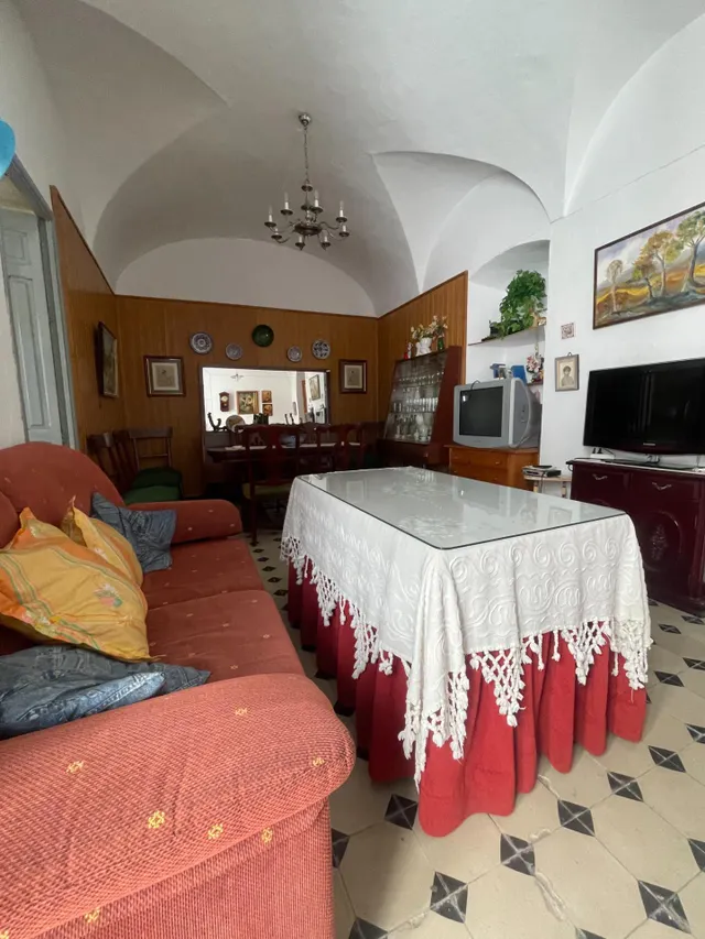 Amplia casa de planta baja con gran patio en Aroche — 17