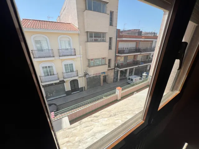 PISO EN EL CENTRO DE LA LOCALIDAD, DOS PISOS JUNTOS, EN MUY  - foto 3