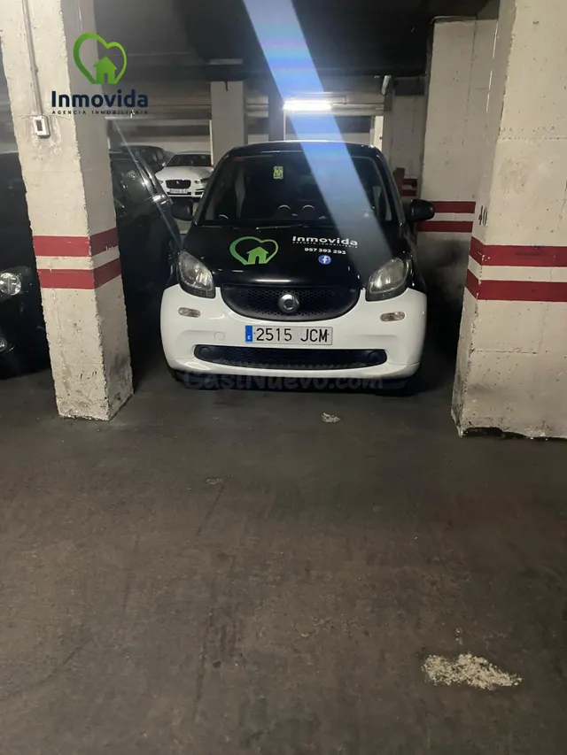 Oportunidad Única: Garaje en Av. Barcelona - Viñuela - foto 2