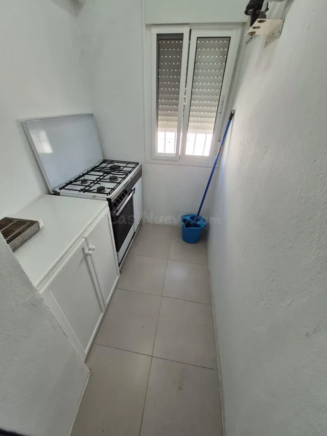 SE VENDE PISO EN ZONA DEL BARRIO BAJO EN ARCOS DE LA FRONTER - foto 4