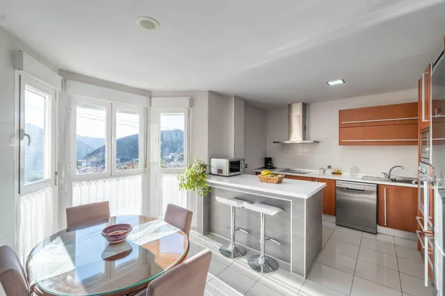 Amplísima casa en Güejar Sierra con espectaculares vistas — 10