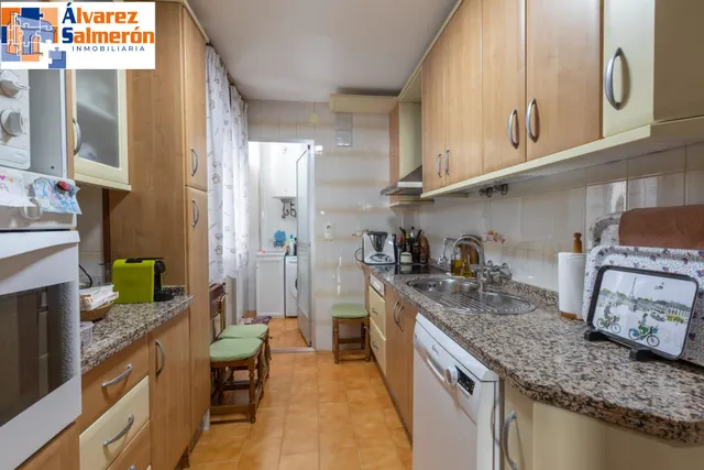 Amplio y luminoso piso de 3 dormitorios listo para entrar a vivir junto al metro de Albolote — 21