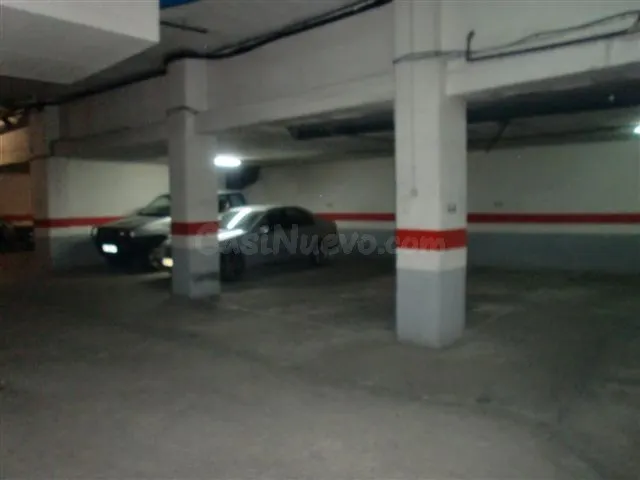Parking de moto 2m² en alquiler - Sant Narcís - Pl. Europa - foto 2