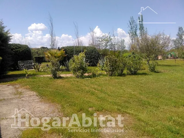 CHALET SEMINUEVO CON PISCINA, TERRAZA Y GARAJE — 42
