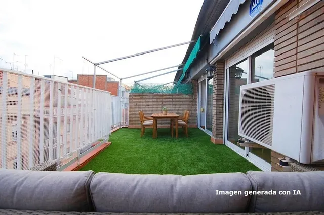 Ático Dúplex con Exclusiva Terraza de 18 m2 en Santa Coloma  - foto 2