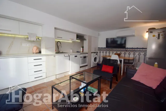 Atractivo chalet amplio con piscina privada, garaje y terraza, todo amueblado y cerca de la playa. — 38