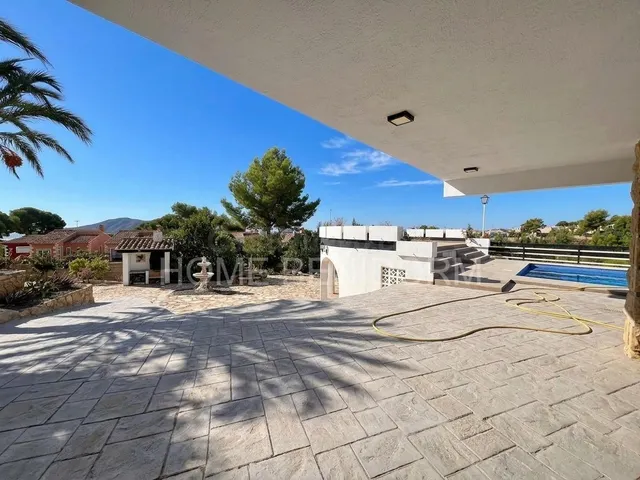 CHALET INDEPENDIENTE COMPLETAMENTE REFORMADO CON PISCINA, GARAJE Y VISTAS DESPEJADAS — 4