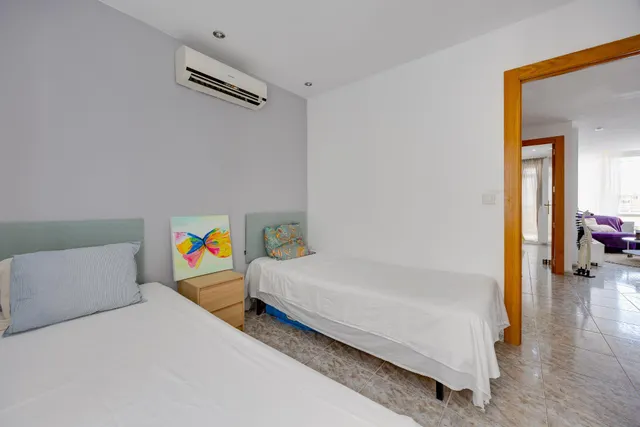 Apartamento de dos dormitorios, en primera línea, con fantásticas vistas al mar — 7
