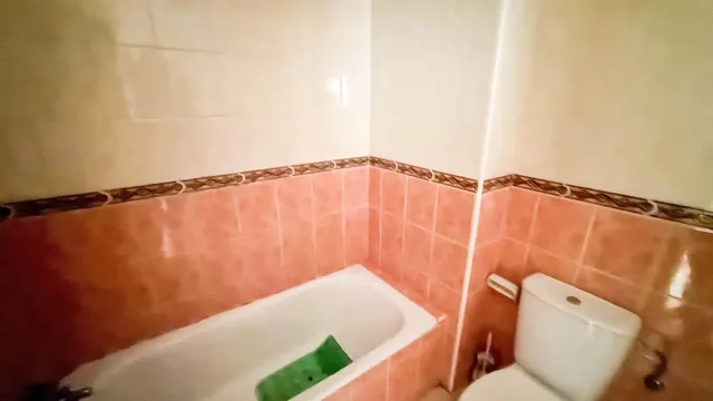 Apartamento con terraza, Alicante, Torrevieja. 3 habitaciones, 88 m2, 700 metros al mar — 11