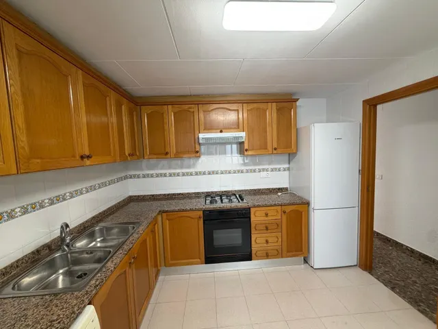 Amplio y Luminoso Piso en Alboraya con Vistas Despejadas — 4