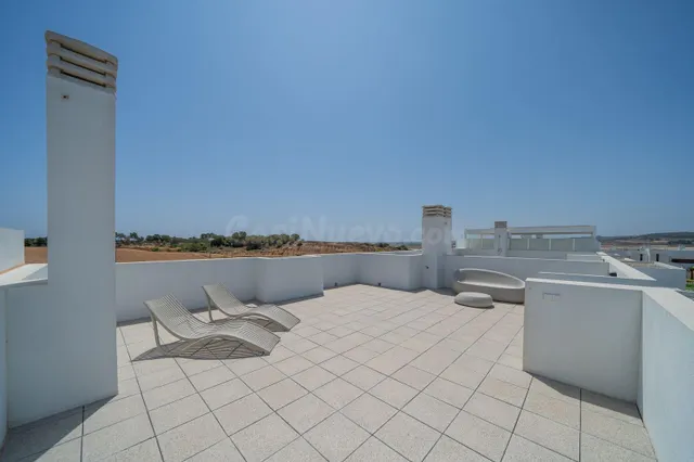 Bungalow de planta alta con 2 dormitorios y solarium privado - foto 4