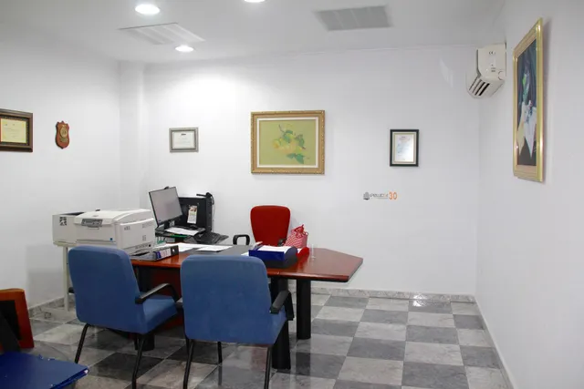 Dos locales comerciales en el centro de Benidorm — 8