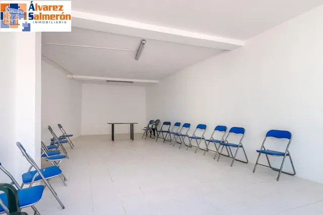 ADOSADA EN URBANIZACIÓN EN HUETOR VEGA — 38