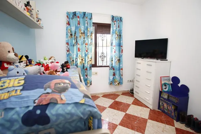 CHALET INDEPENDIENTE CON PISCINA EN LOS ÁNGELES — 31