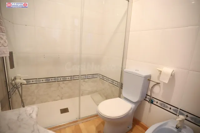 Encantadora Casa en Alcázar de San Juan con Amplias Vistas a - foto 5